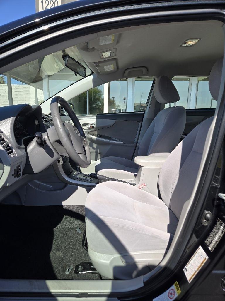 Toyota Corolla  2010