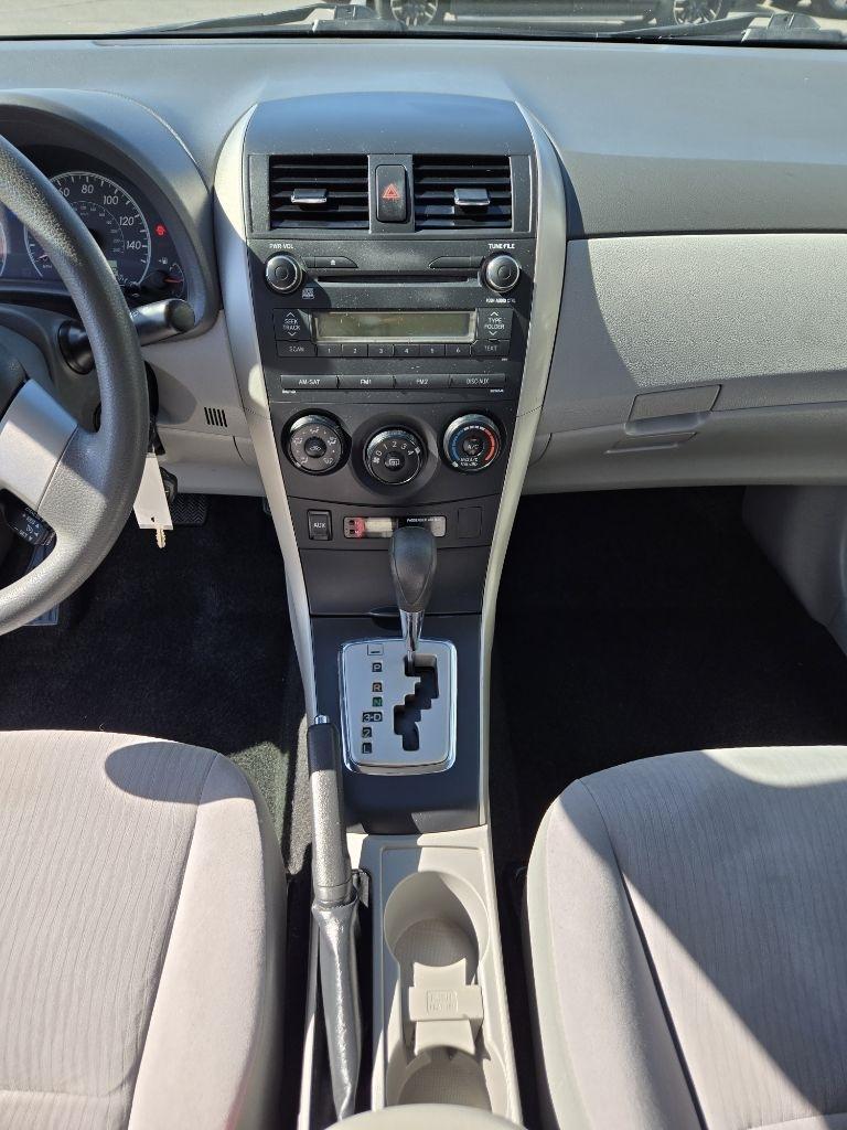 Toyota Corolla  2010