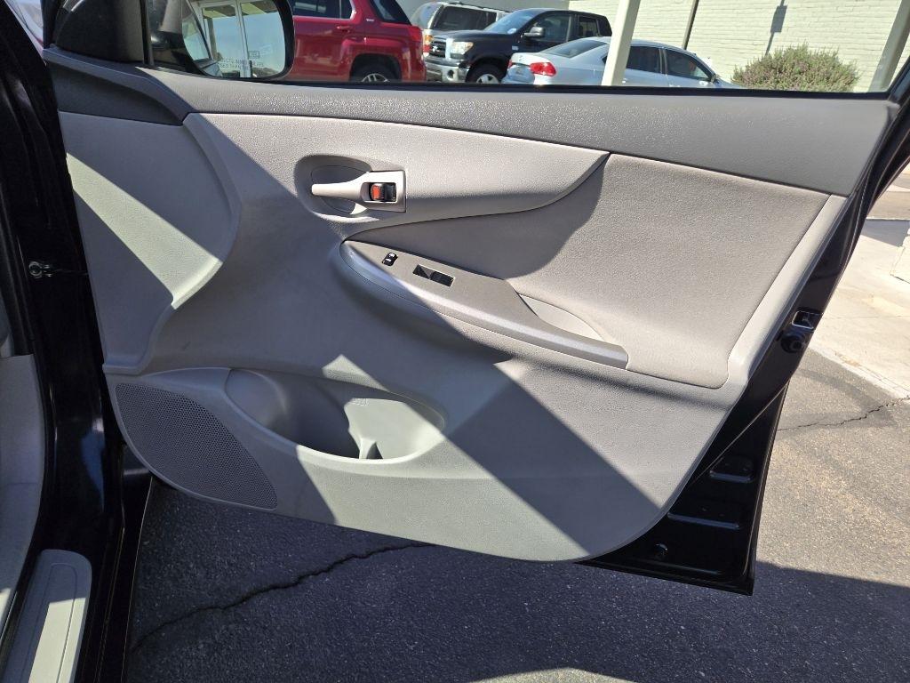 Toyota Corolla  2010