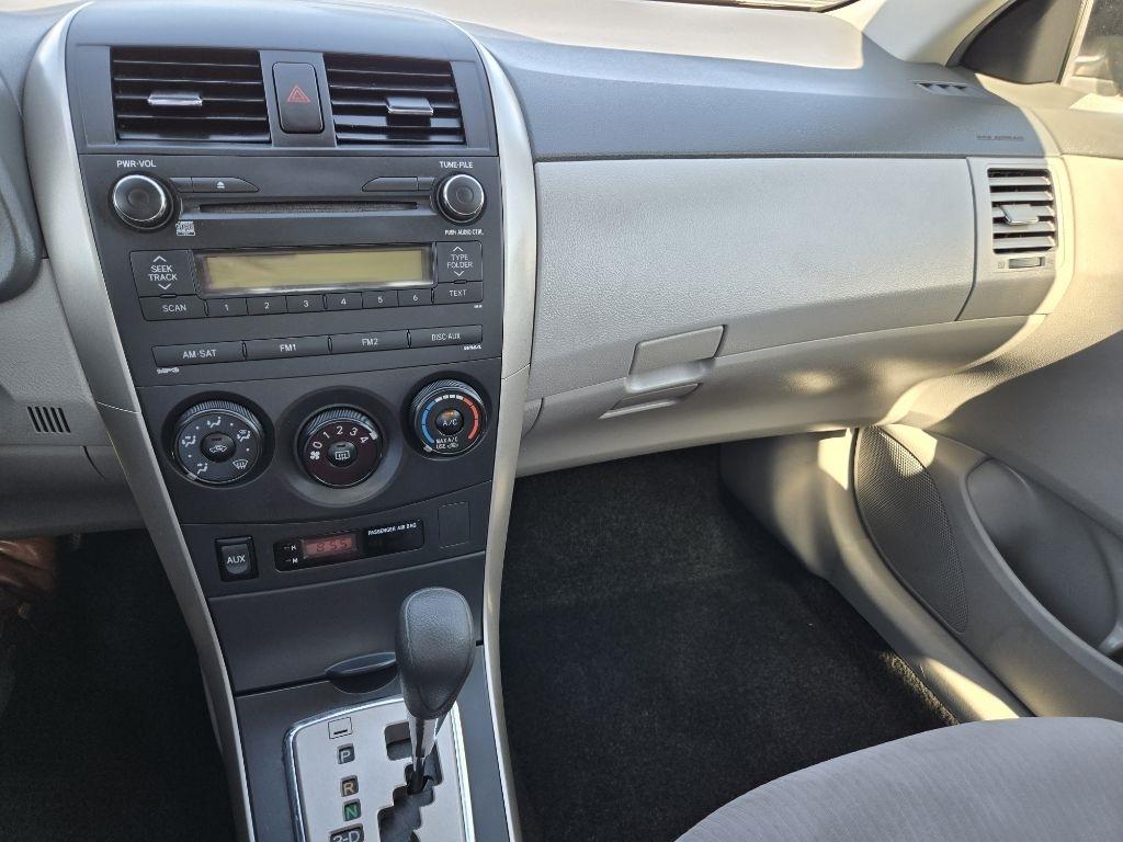 Toyota Corolla  2010