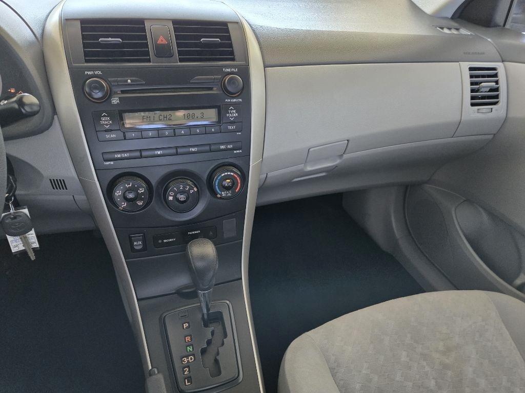 Toyota Corolla  2009