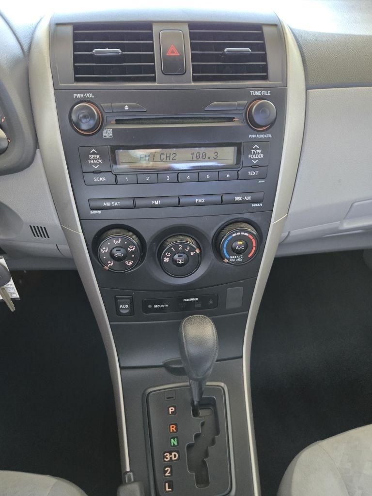 Toyota Corolla  2009