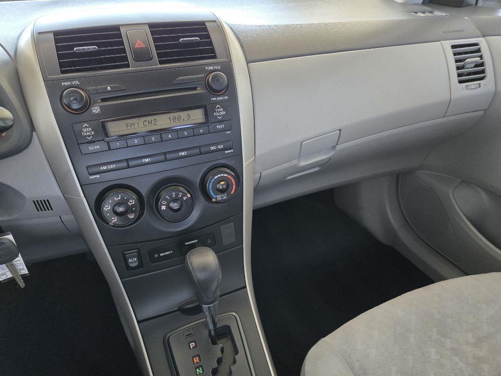 Toyota Corolla  2009