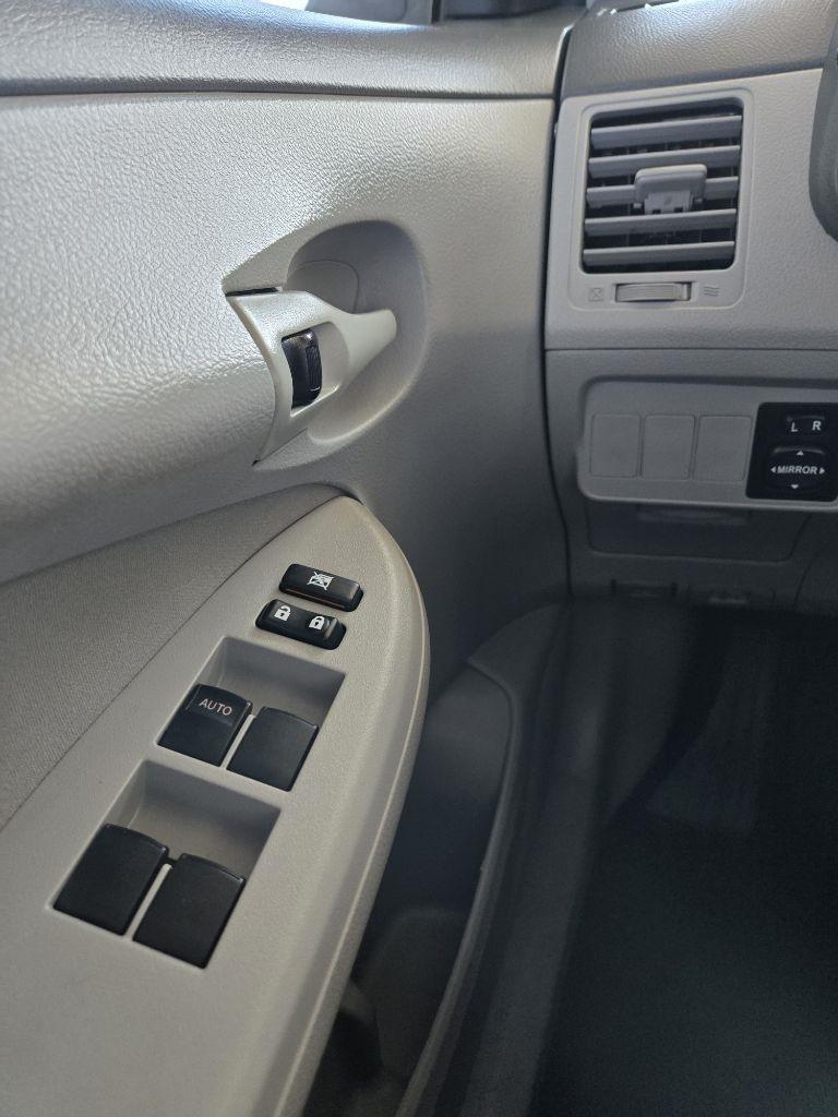 Toyota Corolla  2009