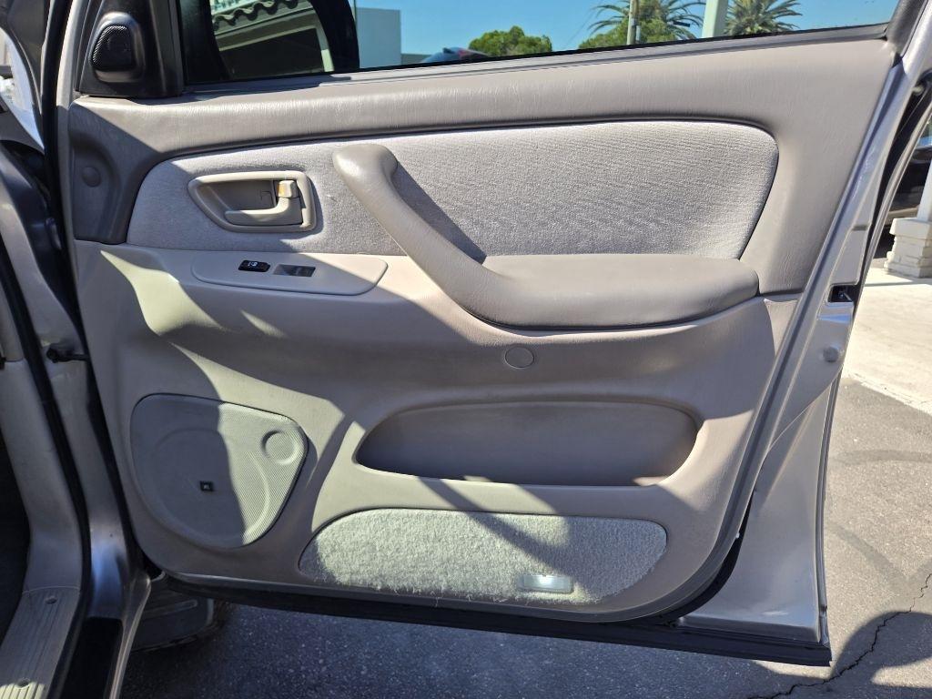 Toyota Sequoia  2006