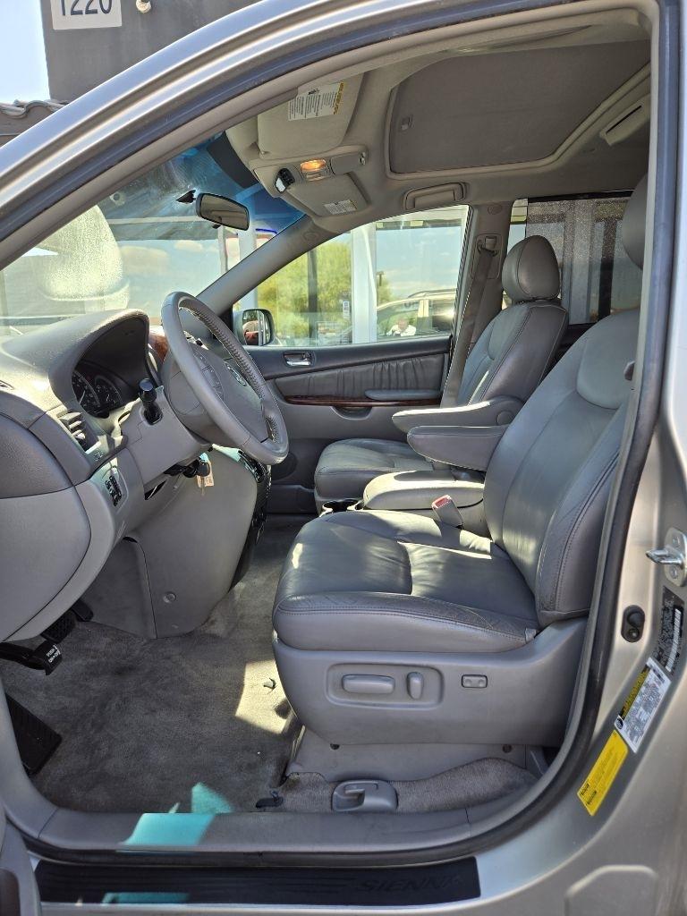 Toyota Sienna  2005
