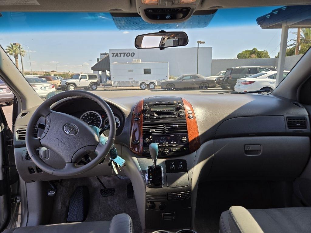Toyota Sienna  2005