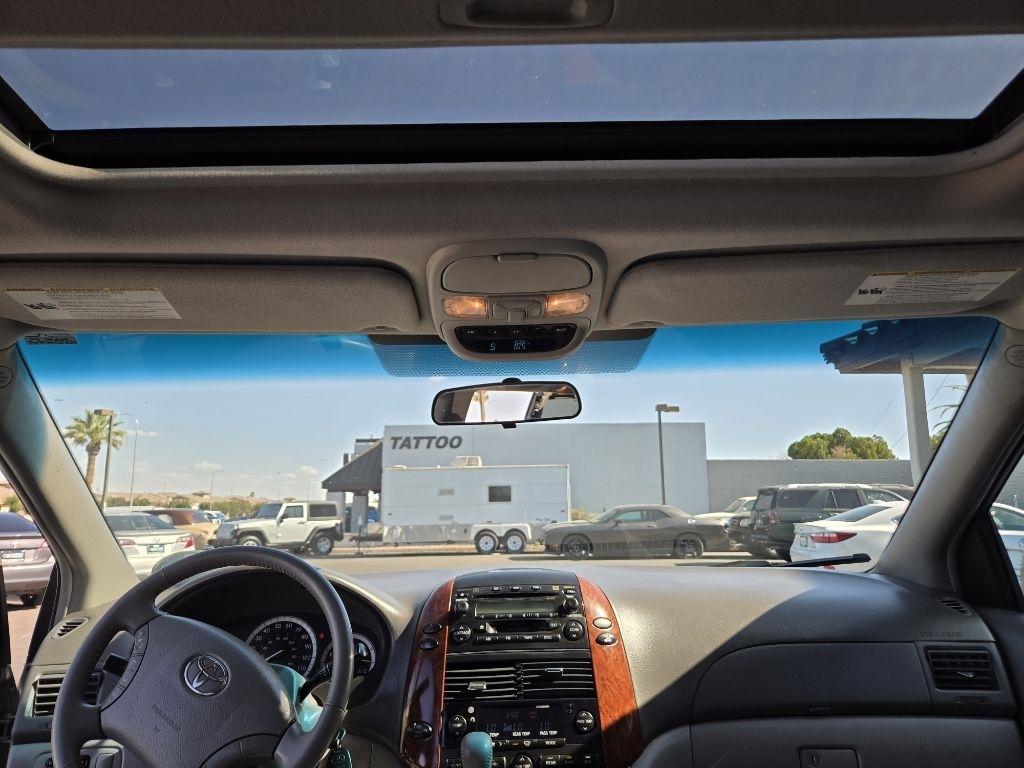 Toyota Sienna  2005
