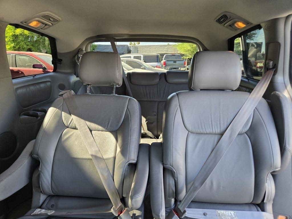 Toyota Sienna  2005