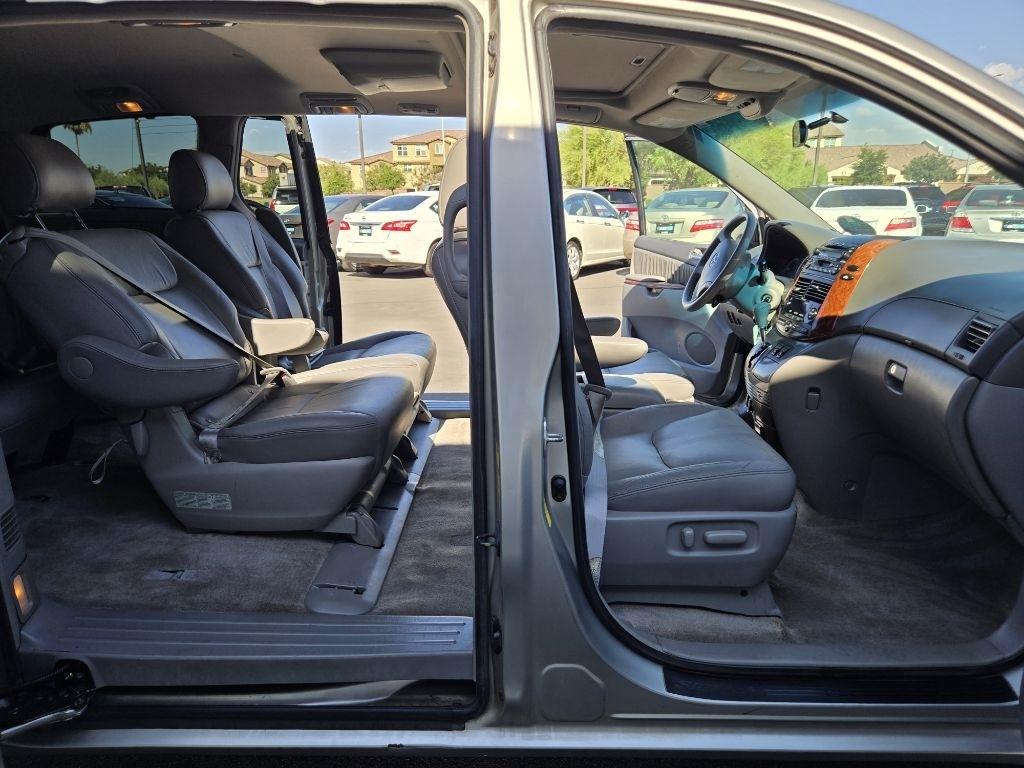 Toyota Sienna  2005