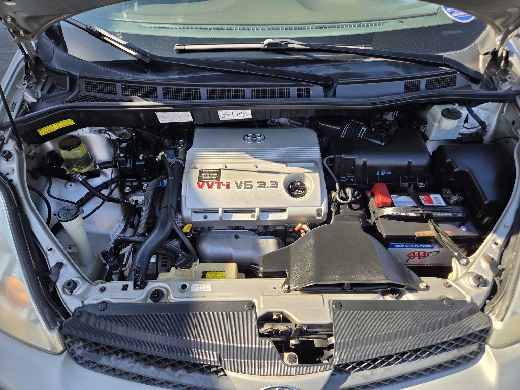 Toyota Sienna  2005