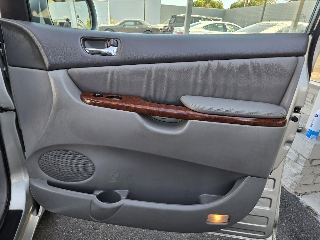 Toyota Sienna  2005