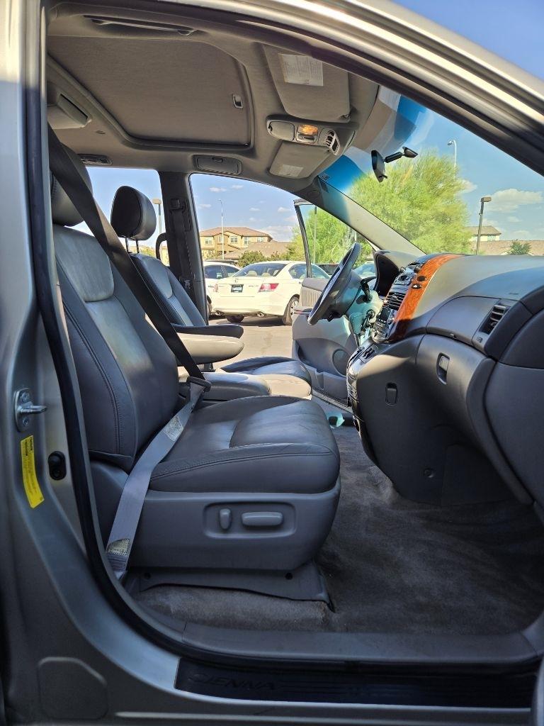 Toyota Sienna  2005
