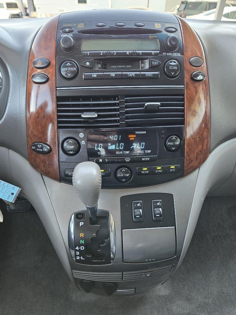 Toyota Sienna  2005