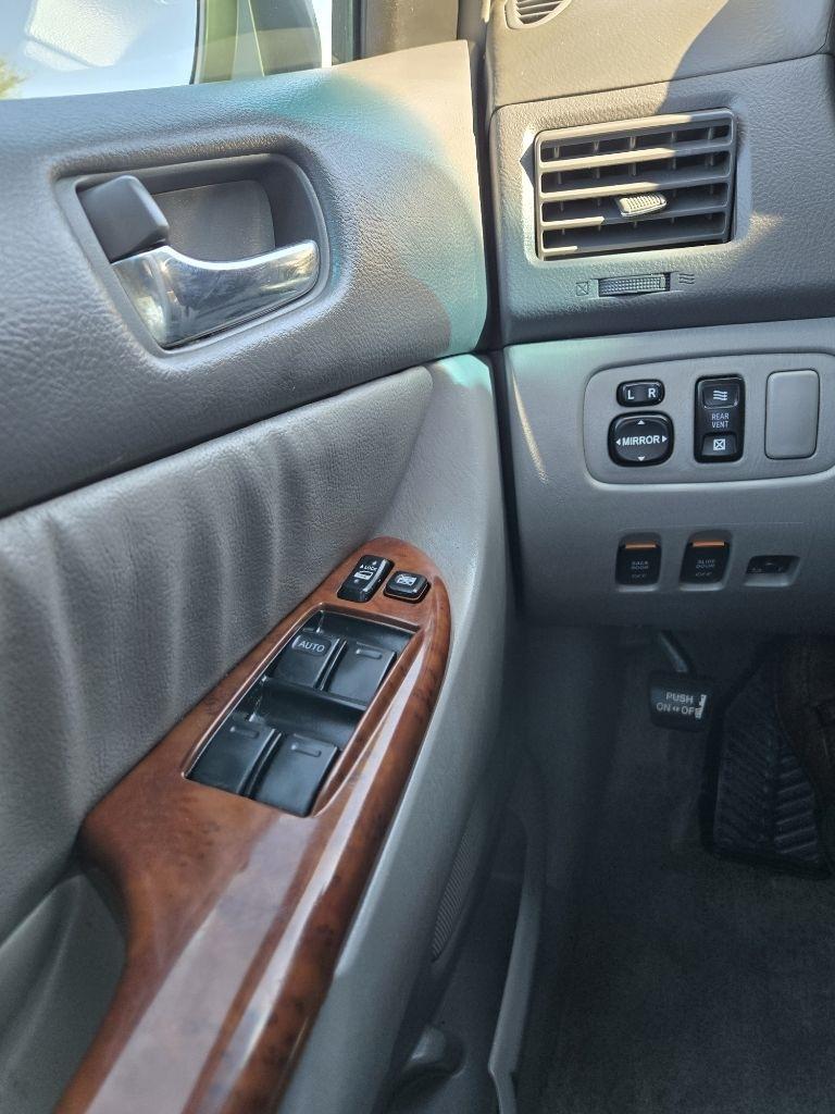 Toyota Sienna  2005