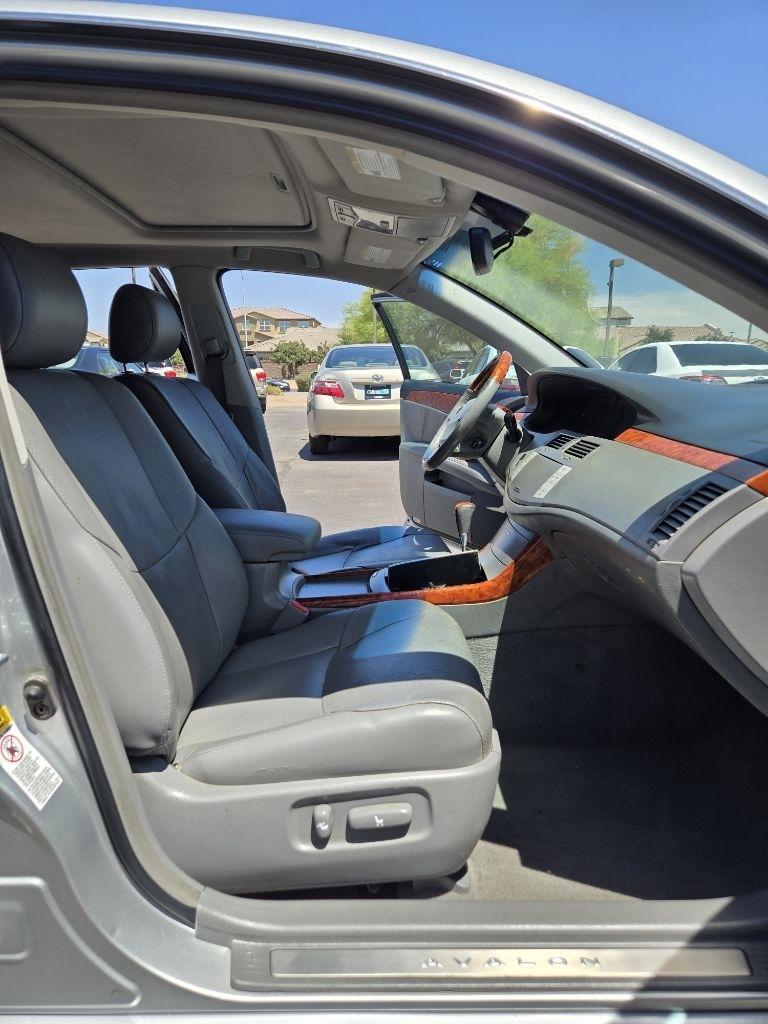 Toyota Avalon  2007