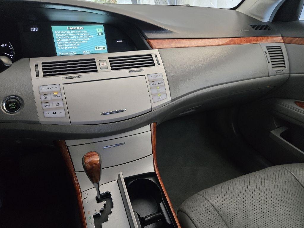 Toyota Avalon  2007