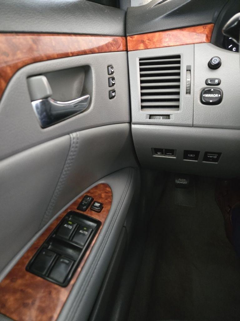 Toyota Avalon  2007
