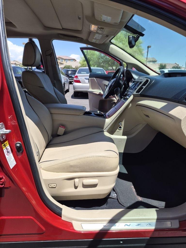 Toyota Venza  2010