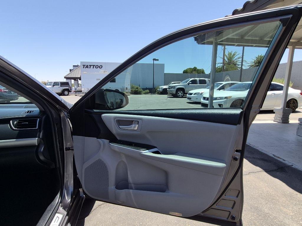 Toyota Camry  2016
