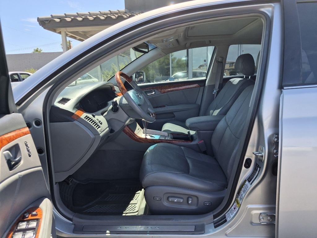 Toyota Avalon  2006