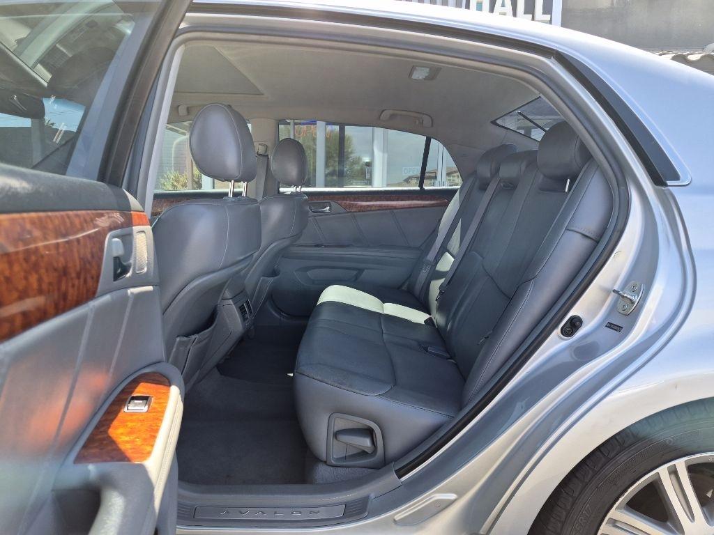 Toyota Avalon  2006