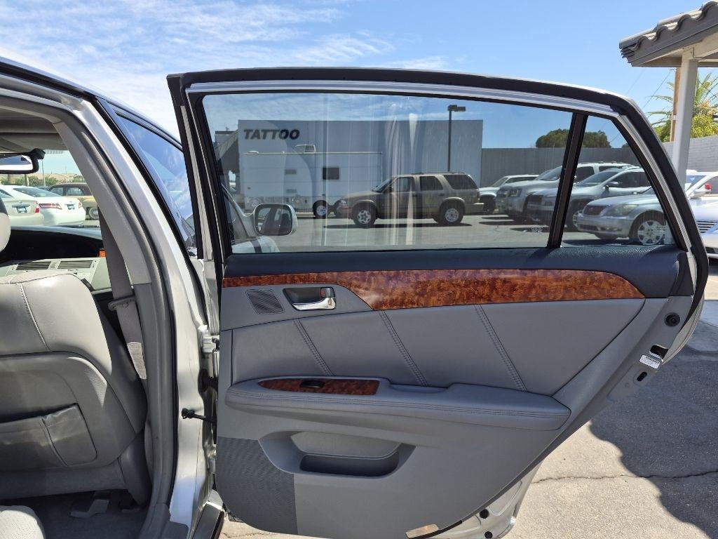 Toyota Avalon  2006