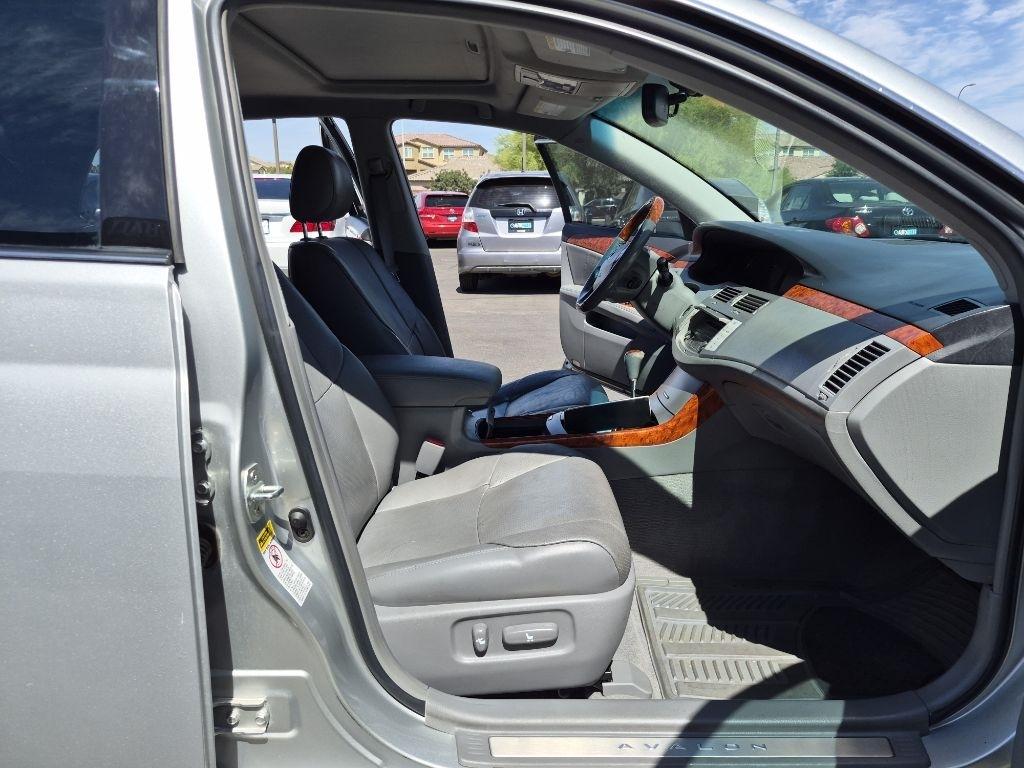 Toyota Avalon  2006