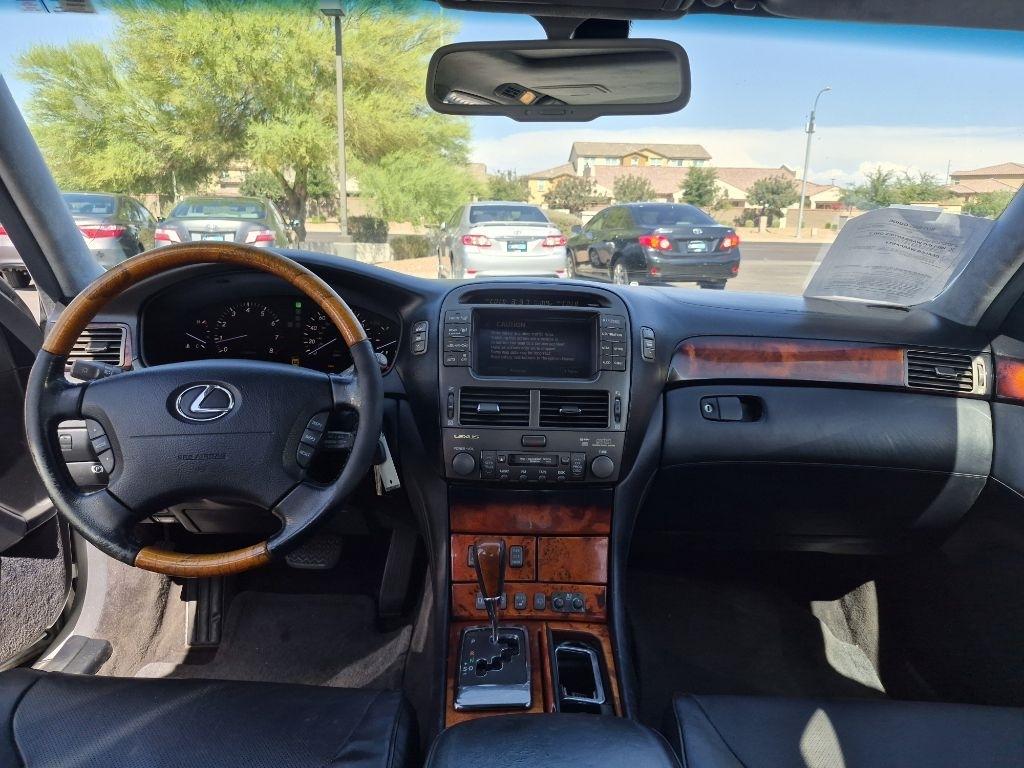 Lexus LS 430  2004