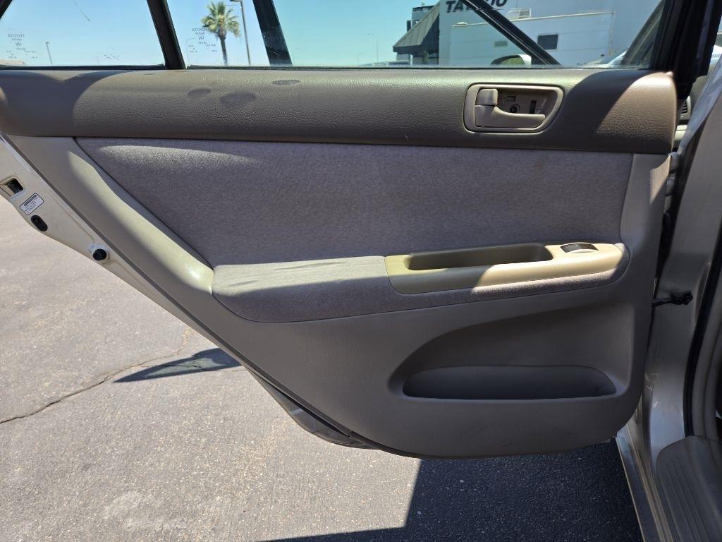Toyota Camry  2004