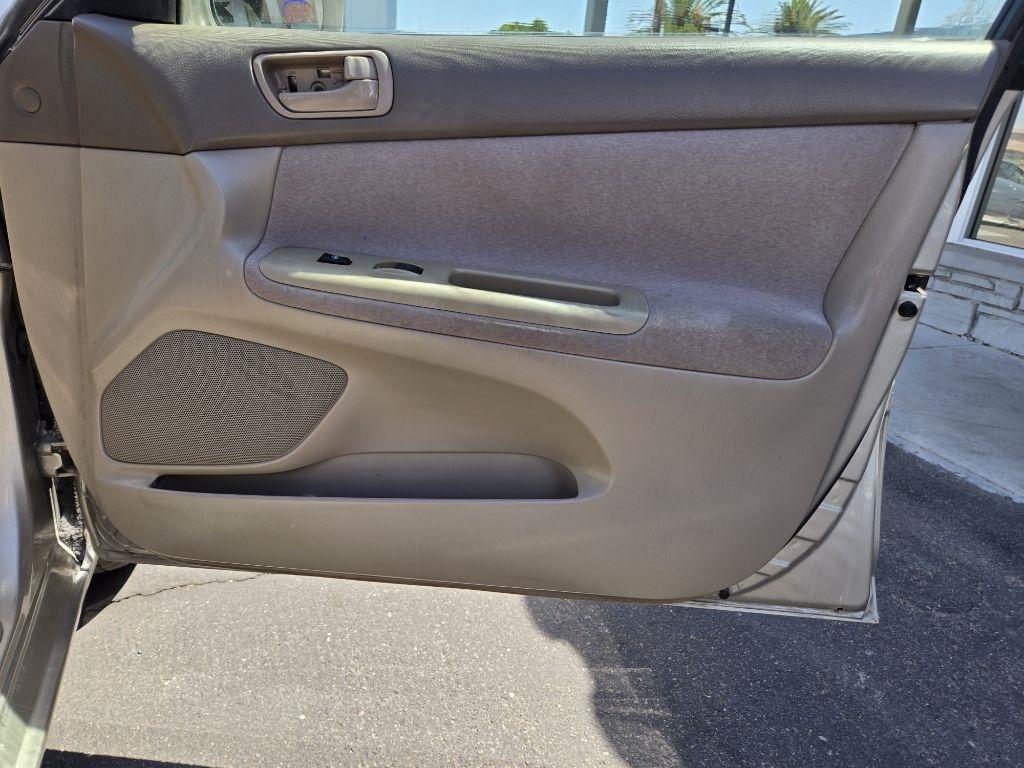 Toyota Camry  2004