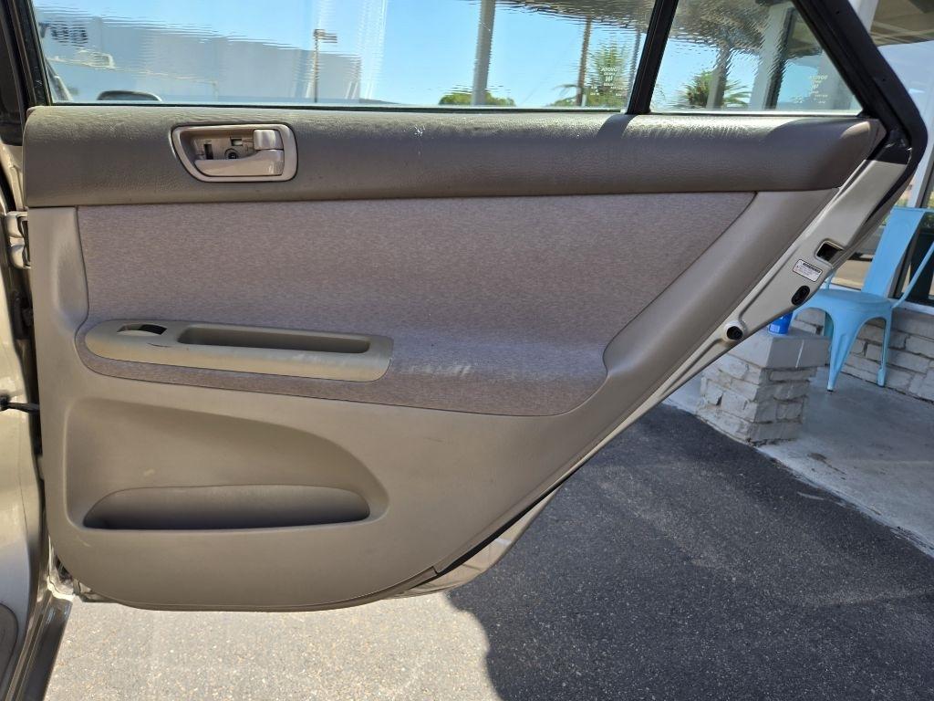 Toyota Camry  2004