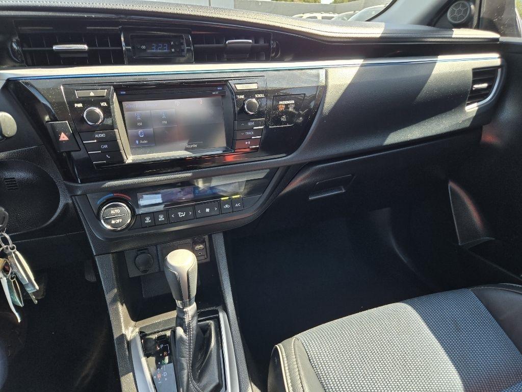 Toyota Corolla  2015
