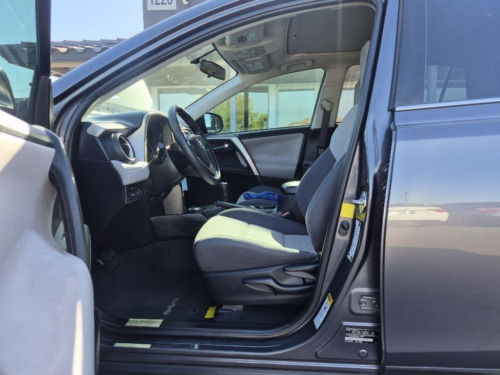 Toyota RAV4  2014