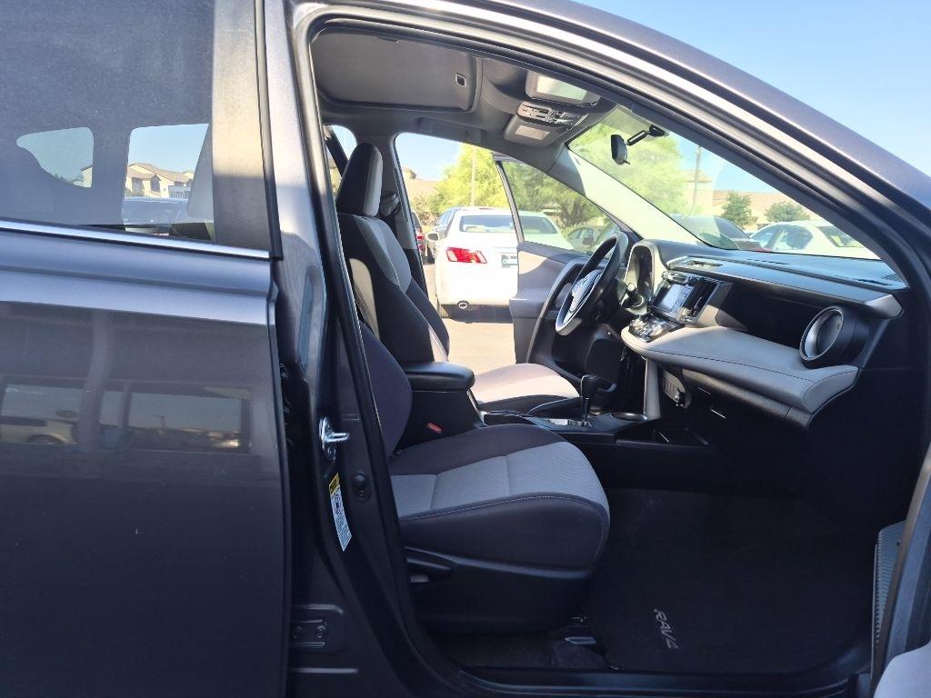 Toyota RAV4  2014
