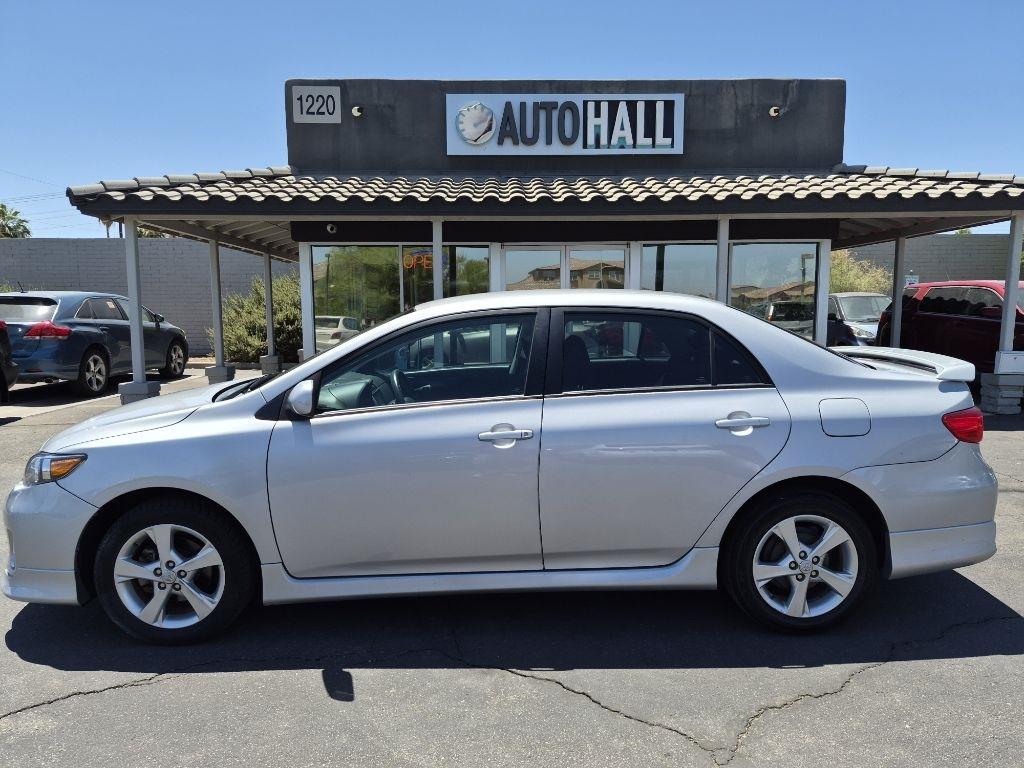 Toyota Corolla  2011