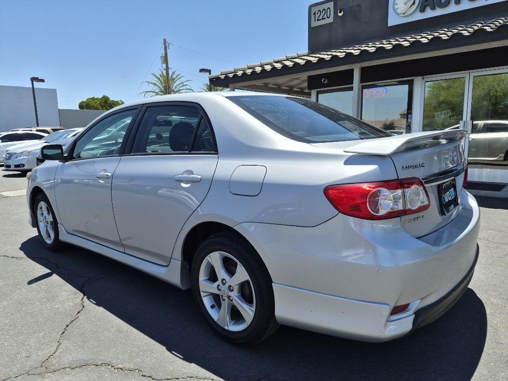 Toyota Corolla  2011