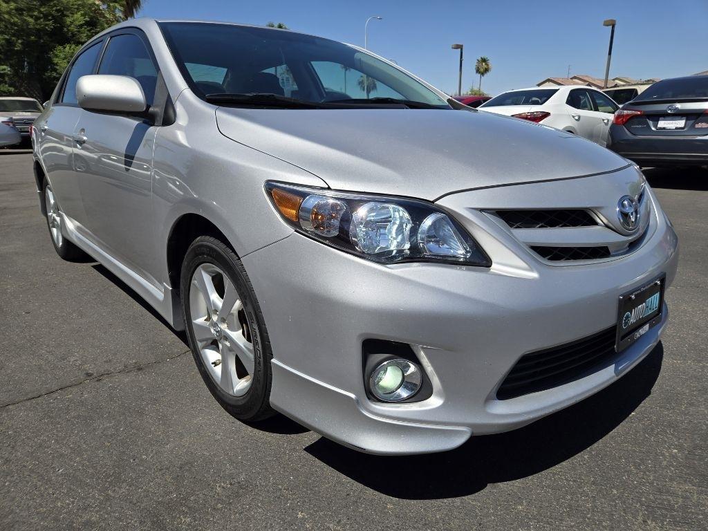 Toyota Corolla  2011