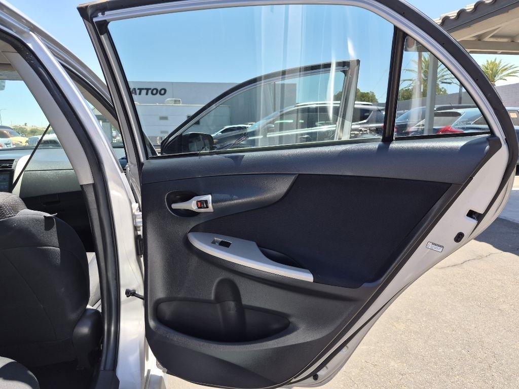 Toyota Corolla  2011