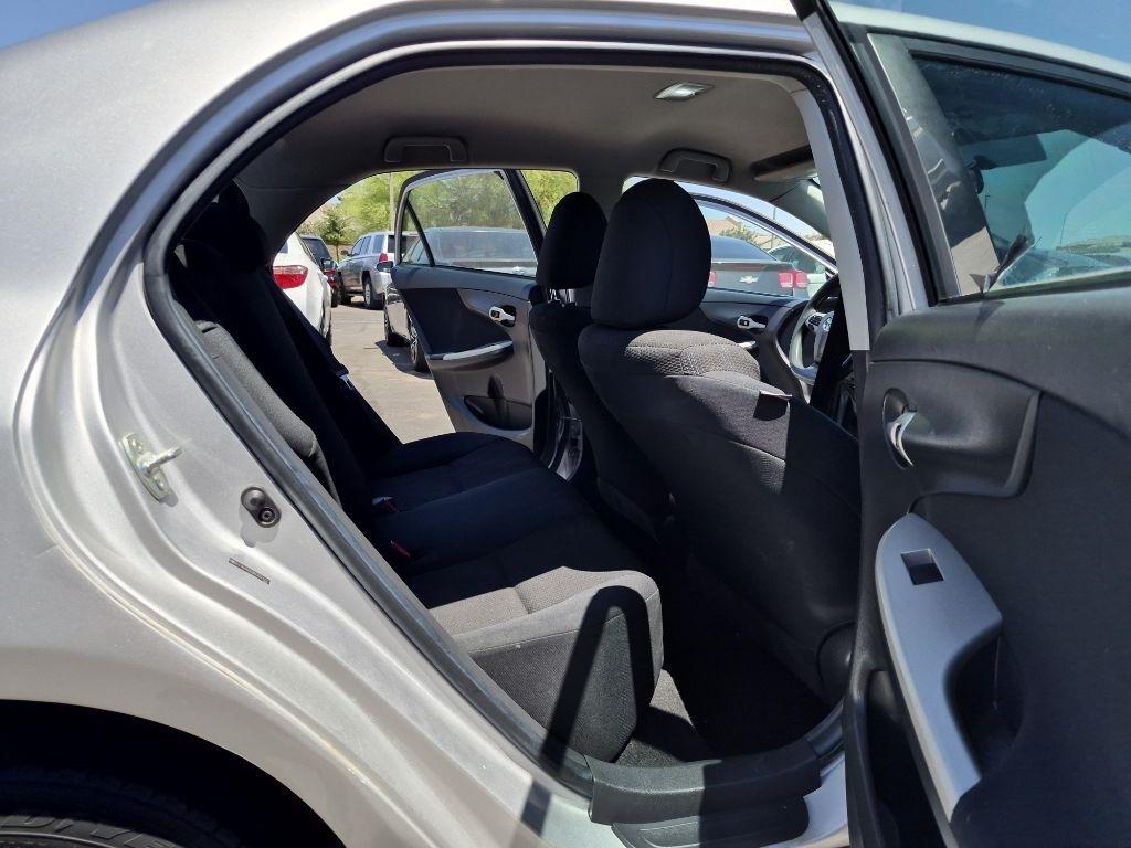 Toyota Corolla  2011