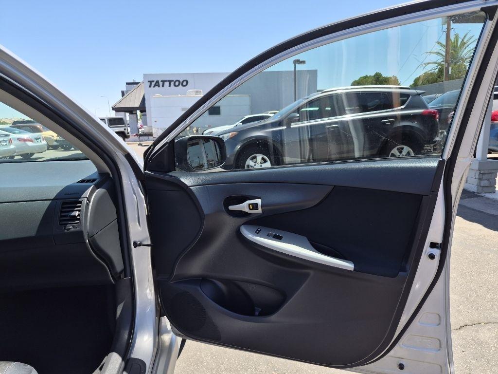 Toyota Corolla  2011