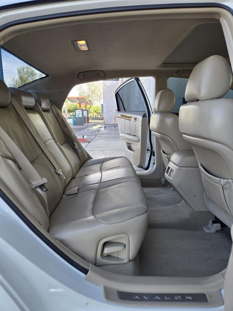 Toyota Avalon  2008