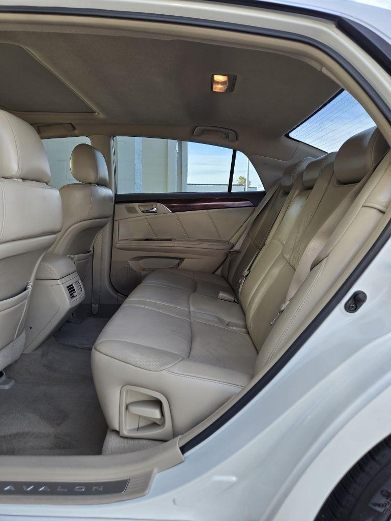 Toyota Avalon  2008