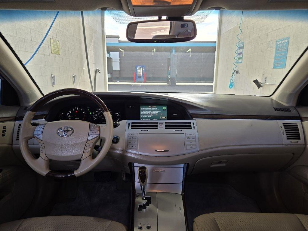 Toyota Avalon  2008