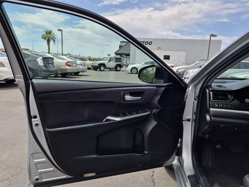 Toyota Camry  2015