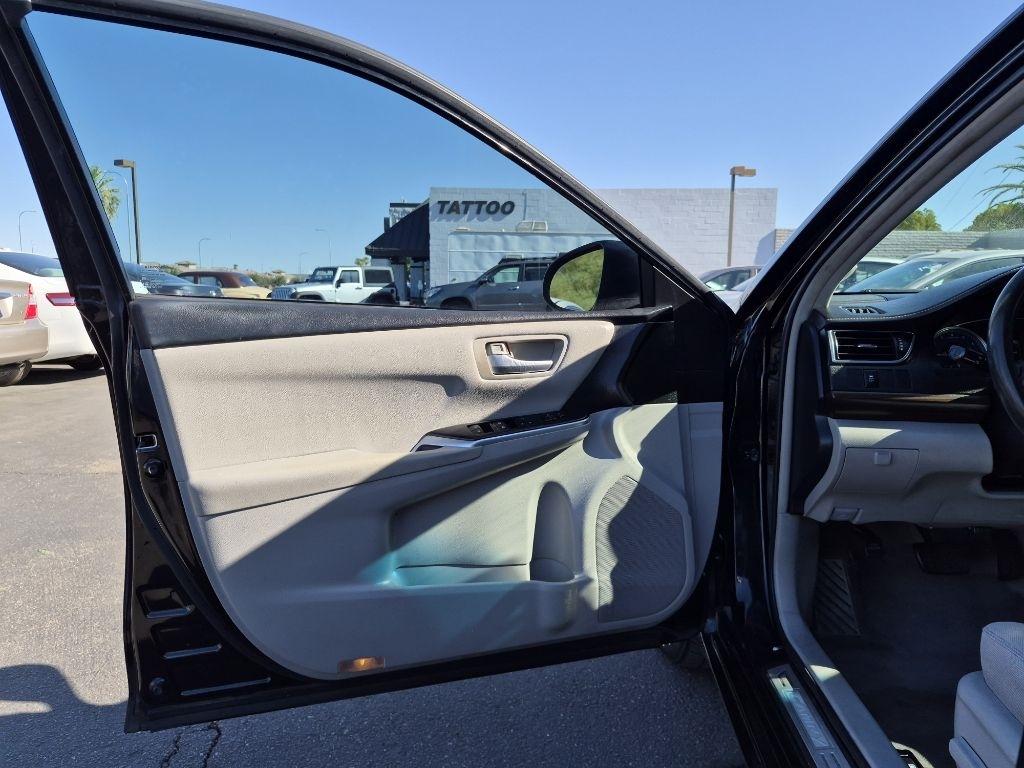Toyota Camry  2017