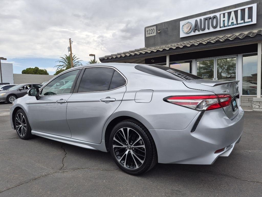 Toyota Camry  2018