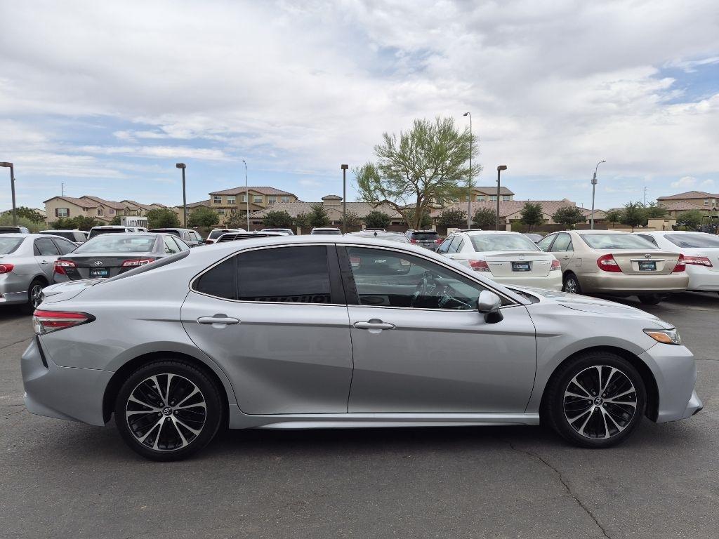 Toyota Camry  2018