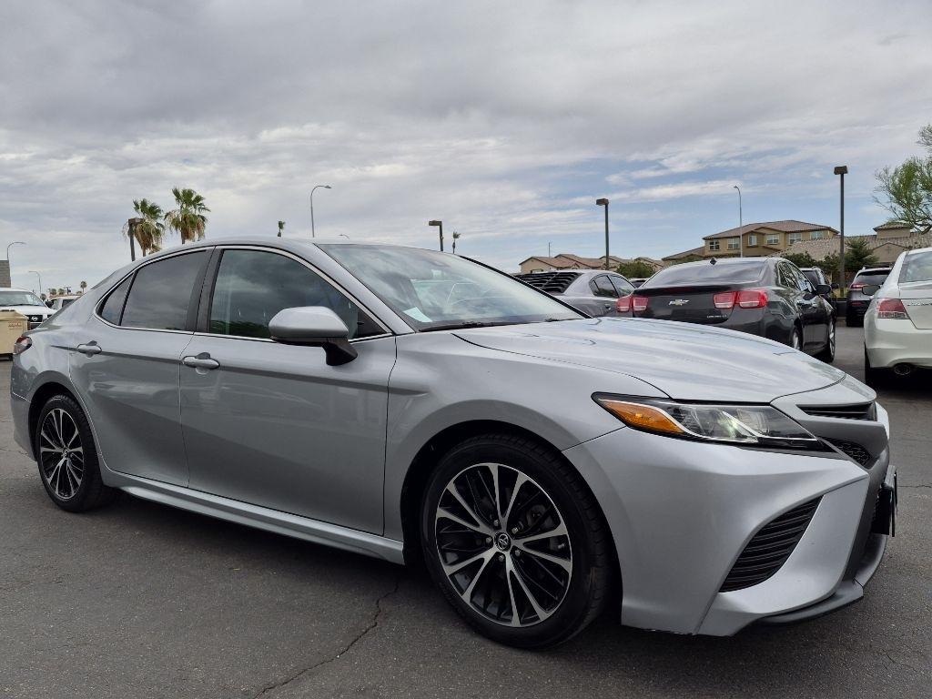 Toyota Camry  2018