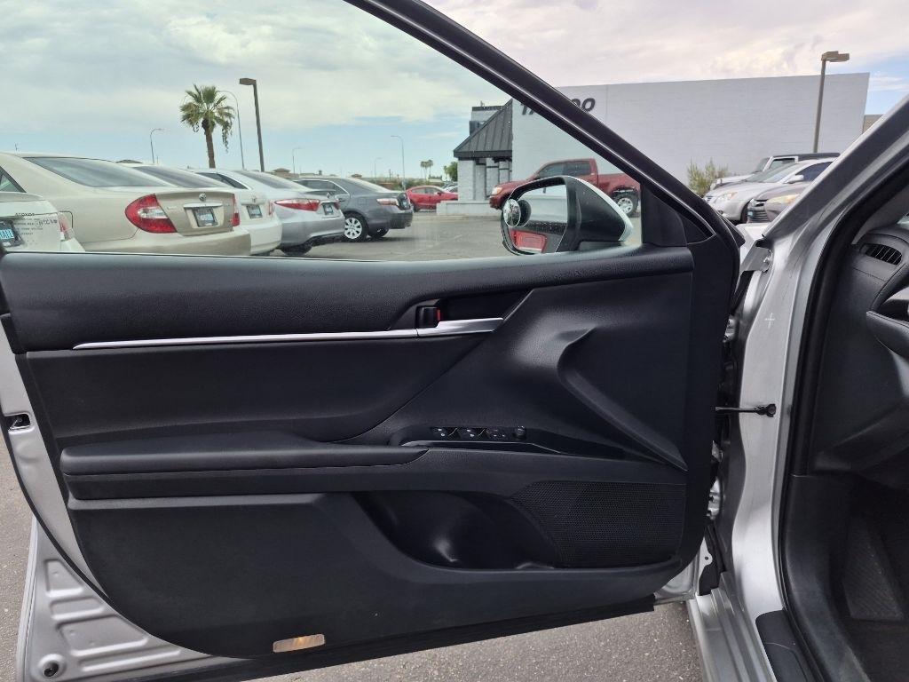 Toyota Camry  2018